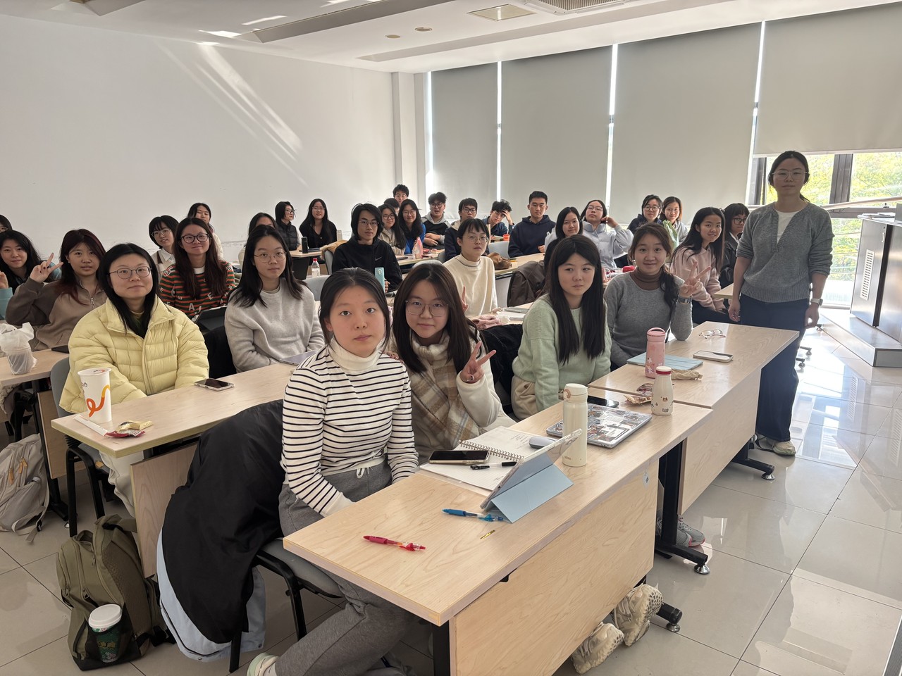 传播理论和国际新闻与全球传播结课 的照片